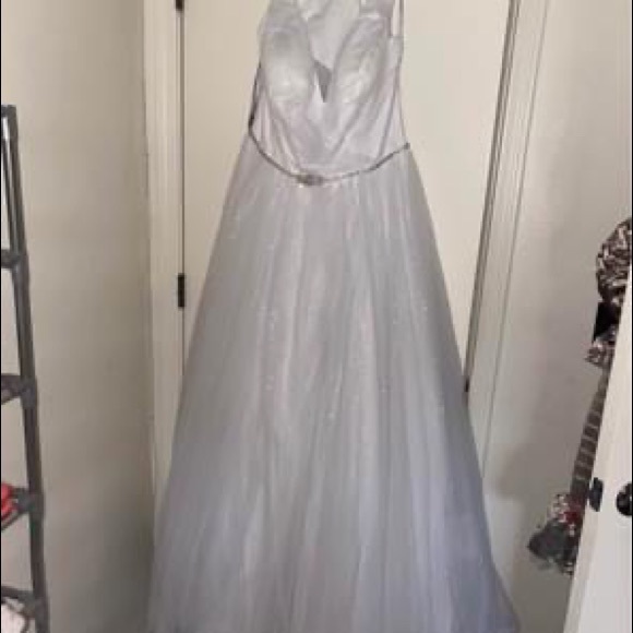 Brand new Alfred Angelo wedding gown - Picture 7 of 13